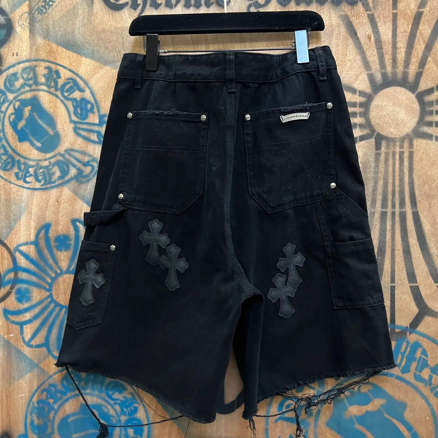 P520 chrome hearts limited series new city limited jeans Chrome Hearts city limited denim shorts vintage levis American made 501 505 517 base version remake Levis American made 501 base version imported sheepskin 925 silver remake Customers provide waist and pants length or height and weight. The studio will select the most suitable base version for you to remake. There are many people doing remakes in the market. Don’t belittle or comment. The difference is visible to the naked eye. See and compare for yourself #CHROME HEARTS Unisex style
